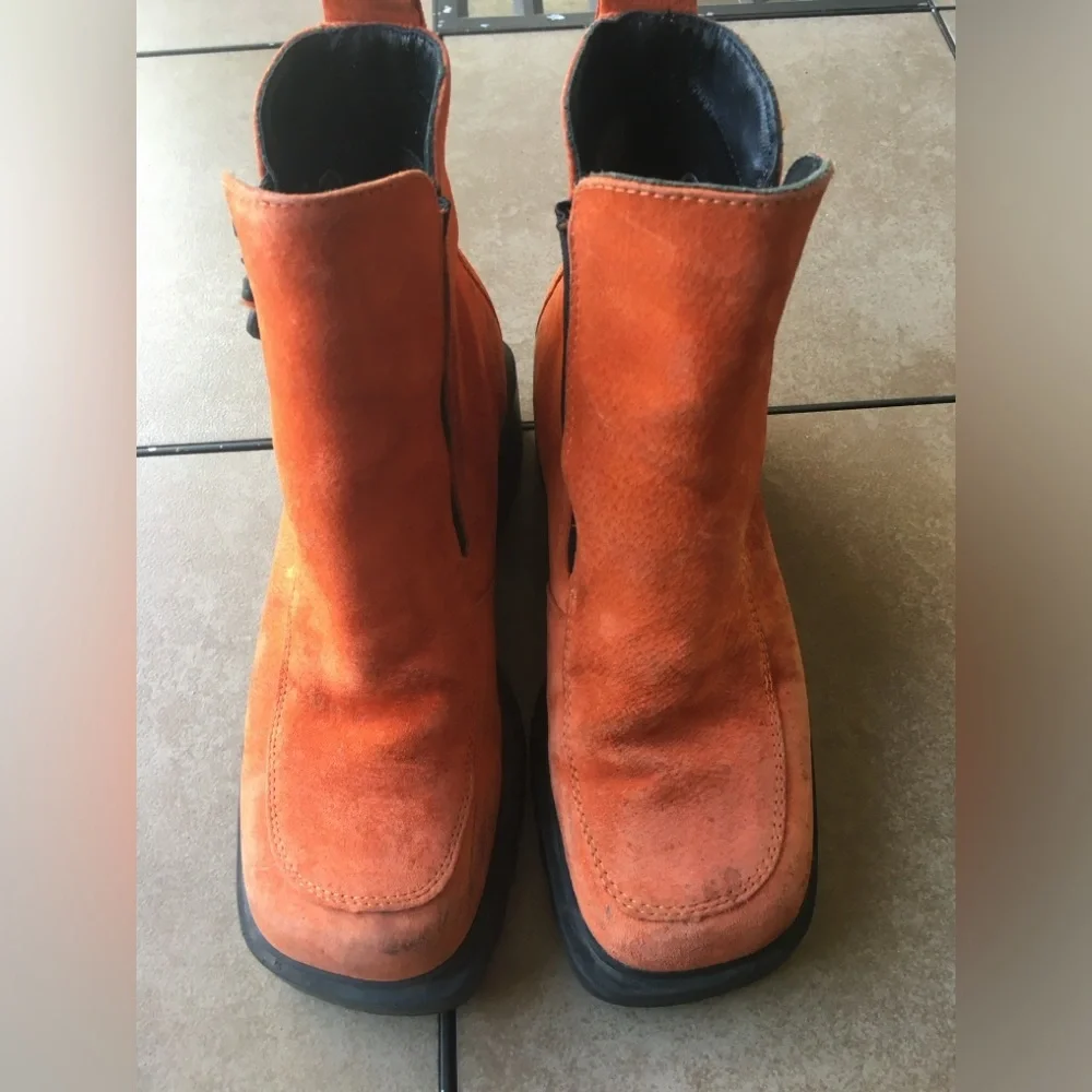 Orange suede mini platform boots, orange Bogner boots